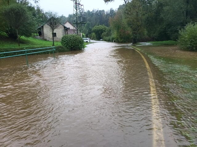 UPOZORNĚNÍ: dočasně uzavřené komunikace